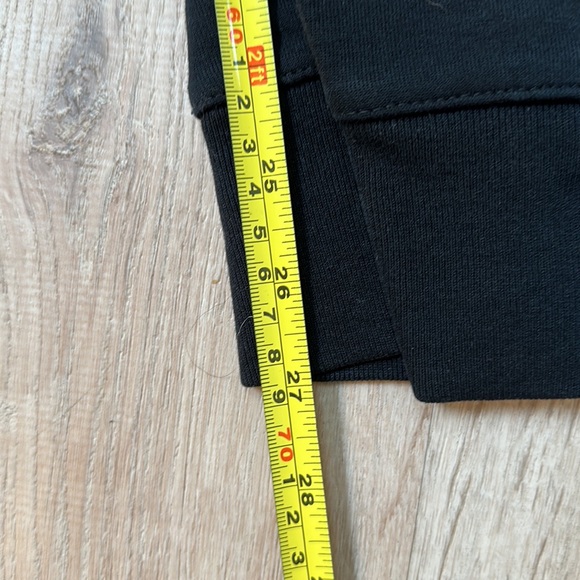 Men’s Uniqlo Athleisure Black Jogger - Picture 5 of 9